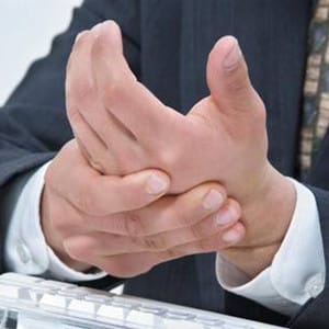 Что делать, если растут косточки на пальцах рук