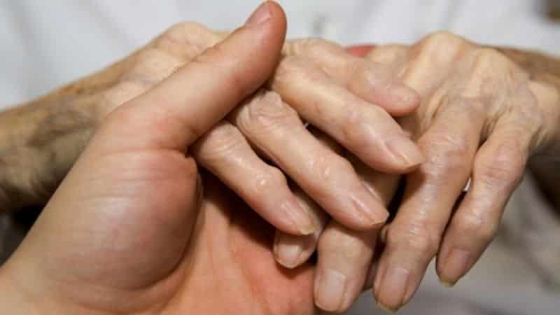 Что делать, если растут косточки на пальцах рук