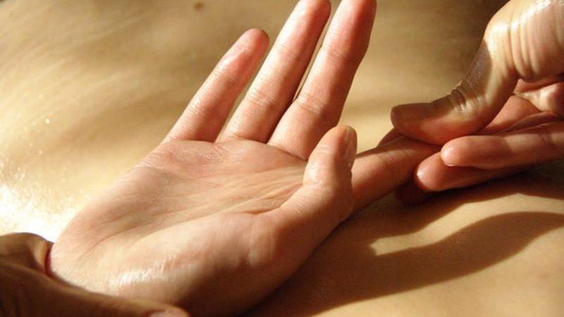 Что делать, если немеет рука от плеча до пальцев