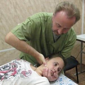 Как лечить смещение позвонка атлант