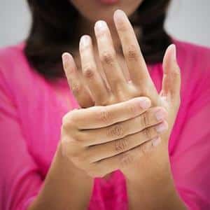 Что делать, если болит кисть руки