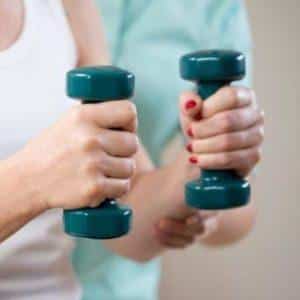 Какие упражнения можно выполнять для исправления сколиоза