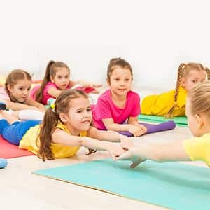 Какие упражнения можно выполнять для исправления сколиоза